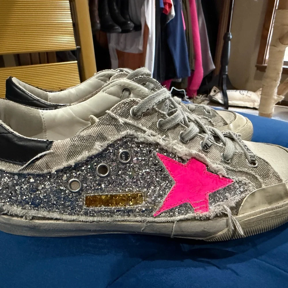 Golden Goose Kids Silver Glitter Sneaker with Hot Pink Star Accent - Picture 2 of 8
